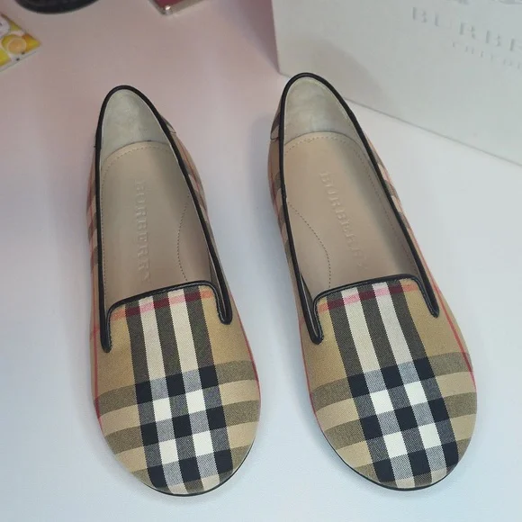 Like New Burberry Girls Novacheck Loafers! - Picture 4 of 12